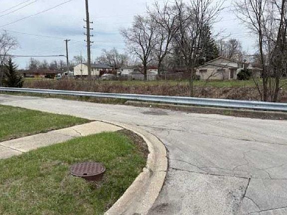 5th image of 16047 Marshfield Ave