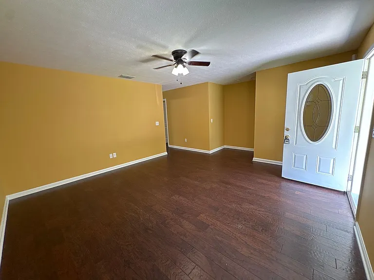 504 Wheeler St — Photo 4