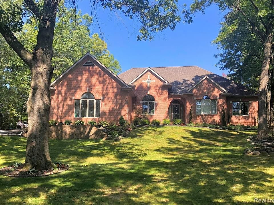 4432 Dora Ln, Lake Orion, MI 48359 Zillow