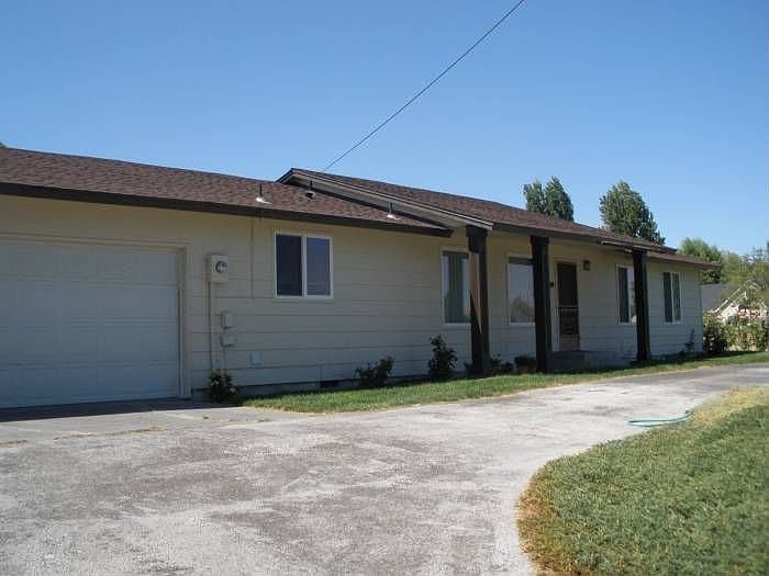 1st image of 909 W 13th St