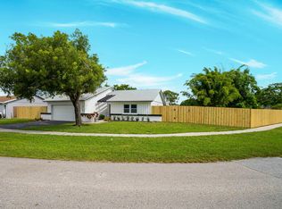 9395 Saddlebrook Dr, Boca Raton, FL 33496