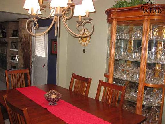 4th image of 4209 Meadowbrook Dr