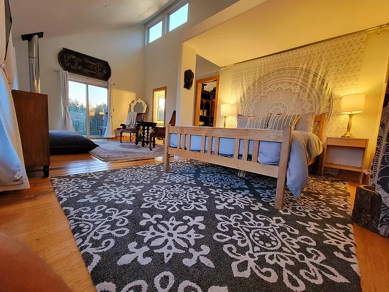 The Ultimate Bedroom w/private bathroom and balcony