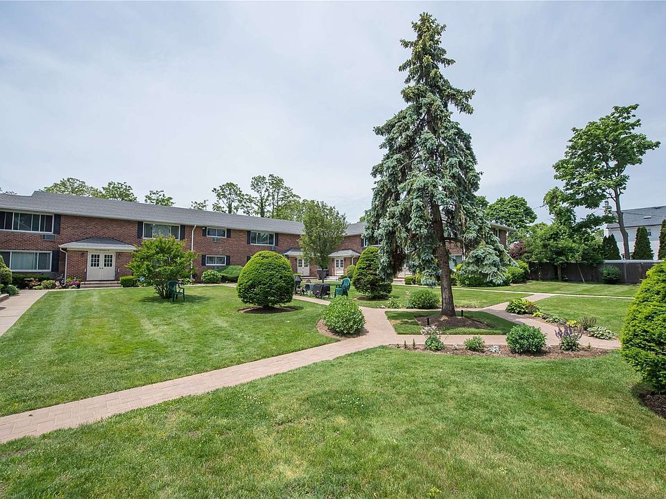 235 Edmunton Dr North Babylon, NY, 11703 Apartments for Rent Zillow