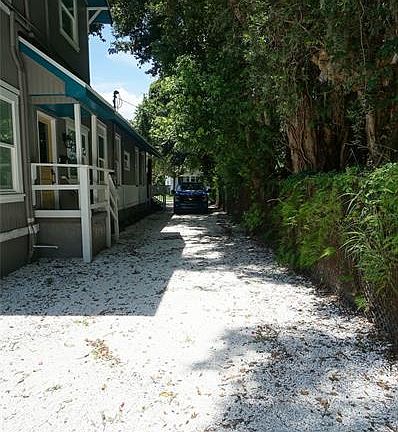 4th image of 2719 N Jefferson St #A