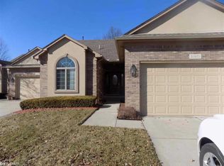 31601 Woods Ct, Chesterfield, MI 48047