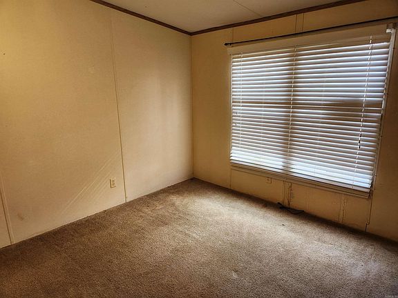 5th image of 704 S May St