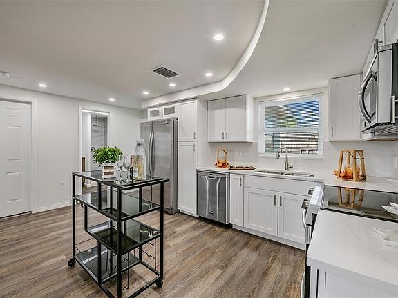5th image of 3643 Bedford St