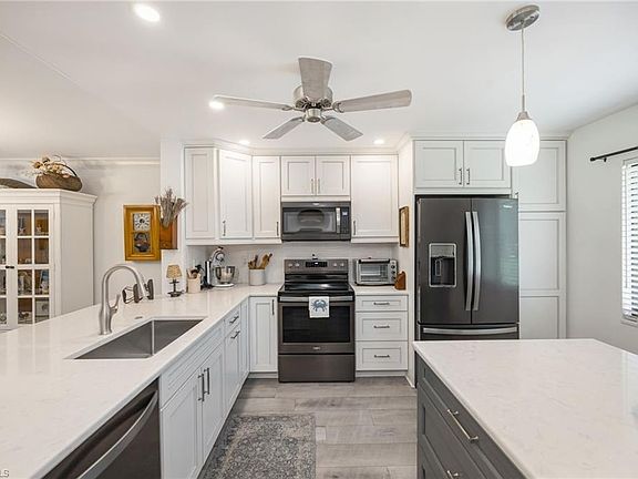 4th image of 5724 Deauville CIR #H107