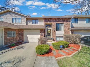 18624 Golfview Dr, Hazel Crest, IL 60429