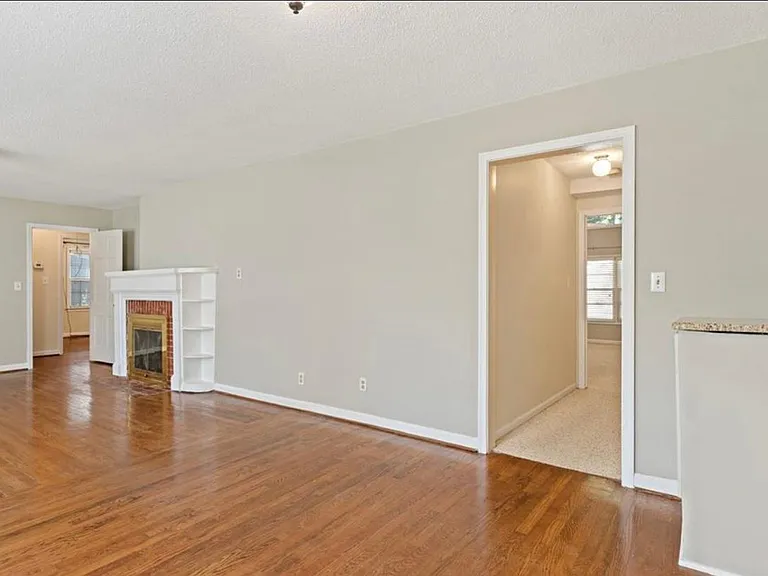 400 Rush Rd — Photo 9