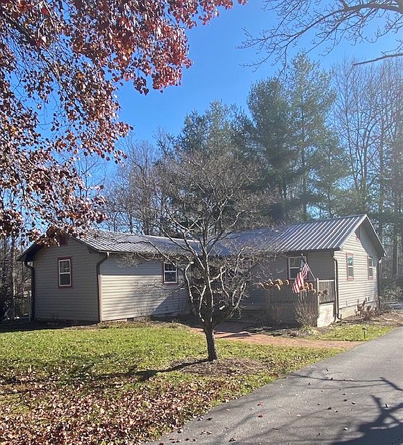 726 Brookside Camp Rd, Hendersonville, NC 28792 Zillow