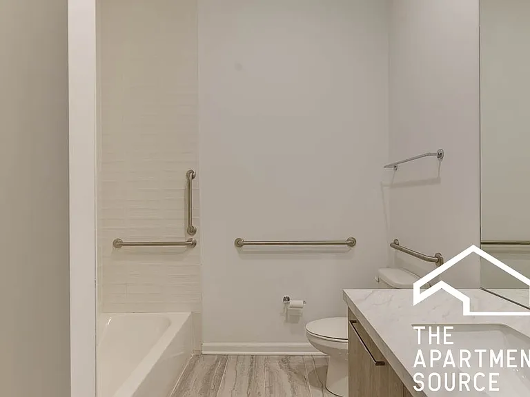 2450 S Wabash Ave #1 — Photo 4