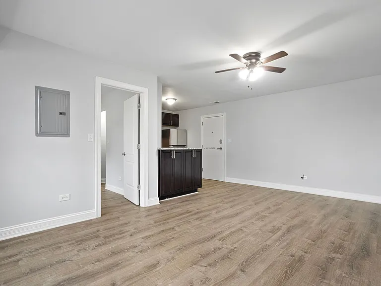 7616 N Marshfield Ave — Photo 42