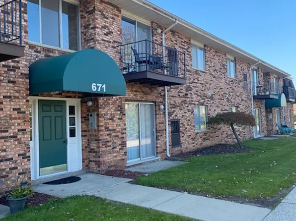 695 Kirts Blvd APT 107, Troy, MI 48084