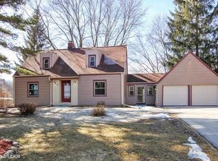 W276N1573 Spring Creek Dr, Pewaukee, WI 53072