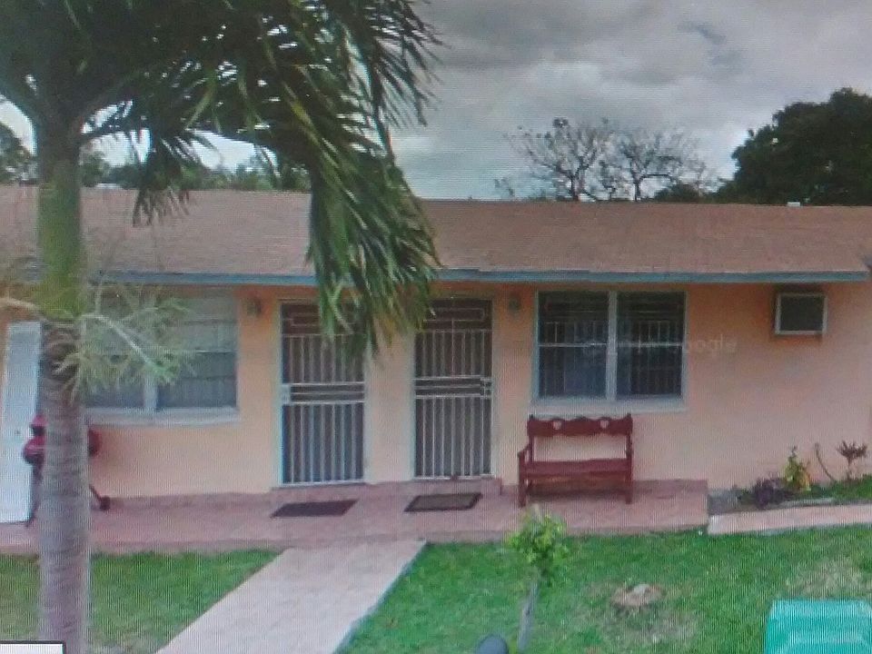 1st image of 18100 NE 25th Pl