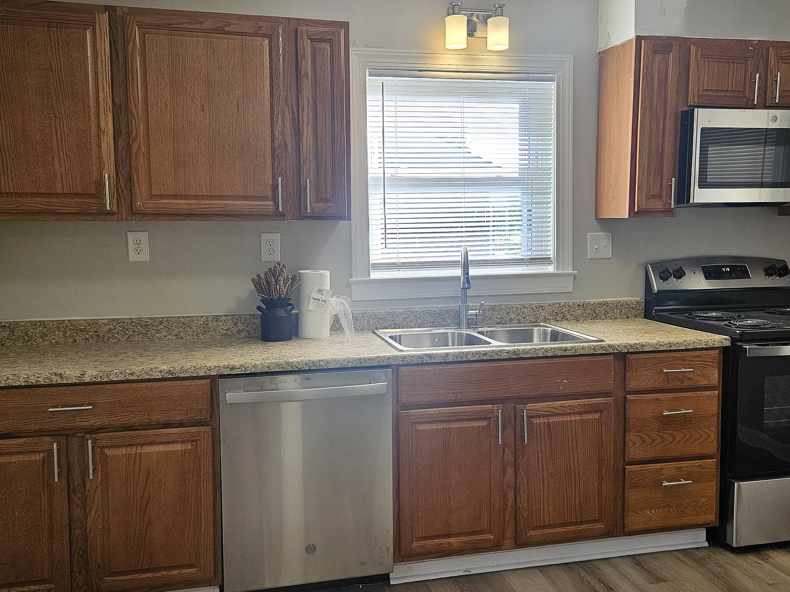 3 bed, 1400 sqft, $2,950 — Photo 3
