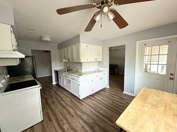 5th image of 19922 Appledowre Cir