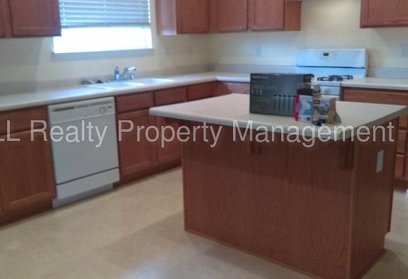 5th image of 1125 Mountain Rose Dr