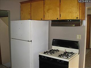 3rd image of 453 Beaver St