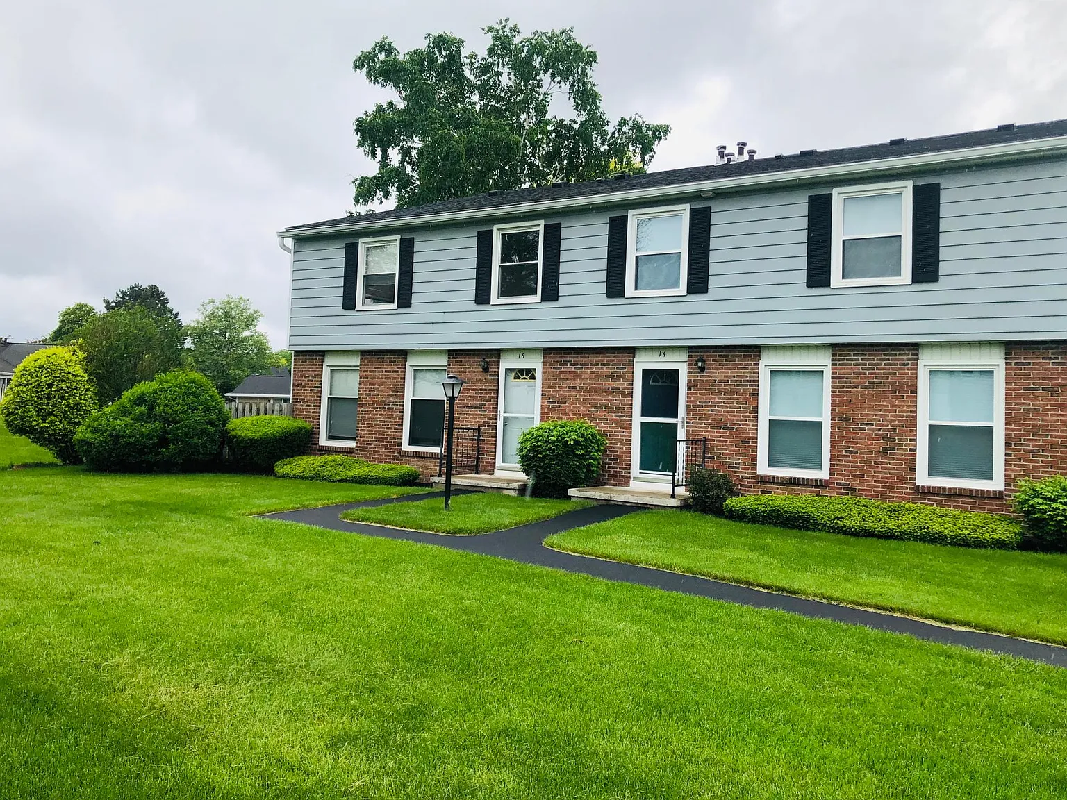 3 bed, 1.5 bath, 1125 sqft, $2,250 — Photo 2