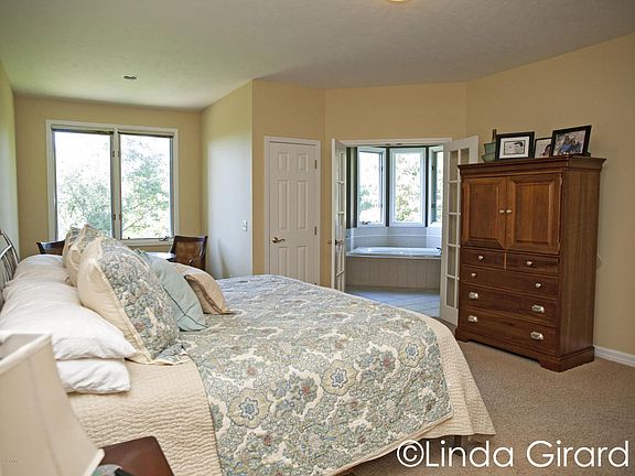 4th image of 7777 Forest Ct NE