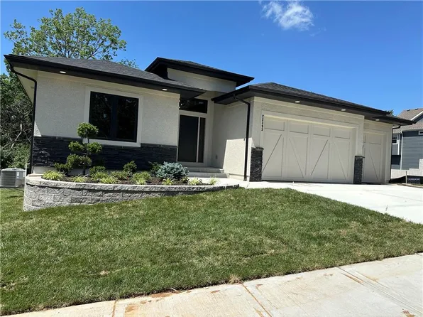22393 W 89th Ter, Lenexa, KS 66227
