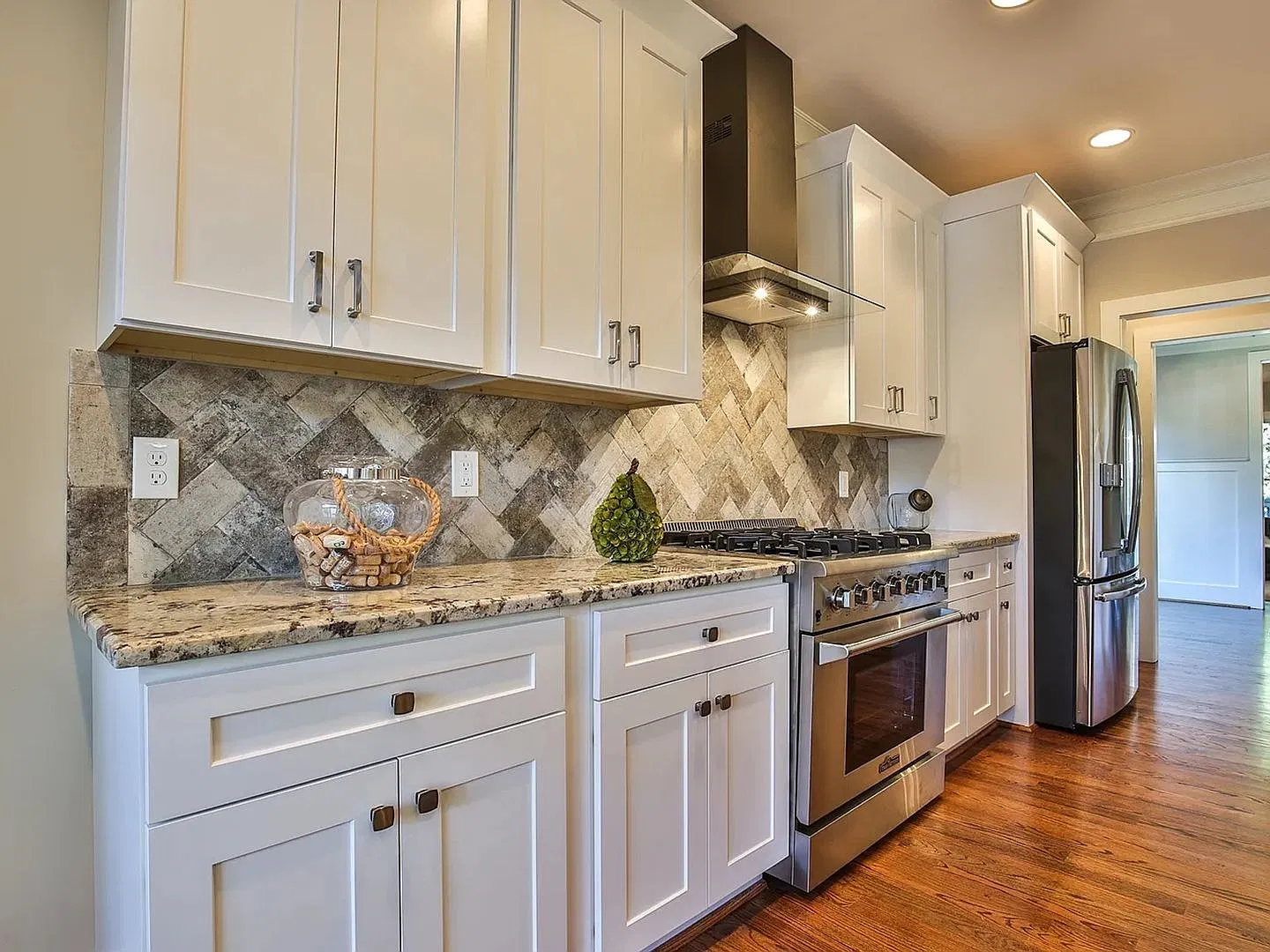 Luxurious 4 Bedroom Single Family Home Minutes from Midtown! — Photo 3