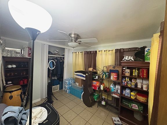 5th image of 825 Holiday Ct #104