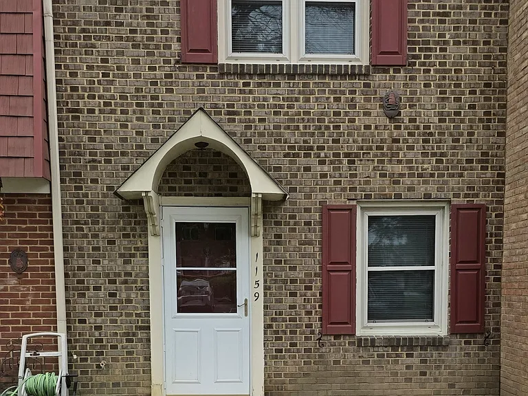 1159 Adams Ct — Photo 1