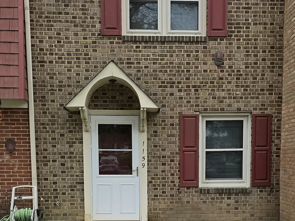 1159 Adams Ct