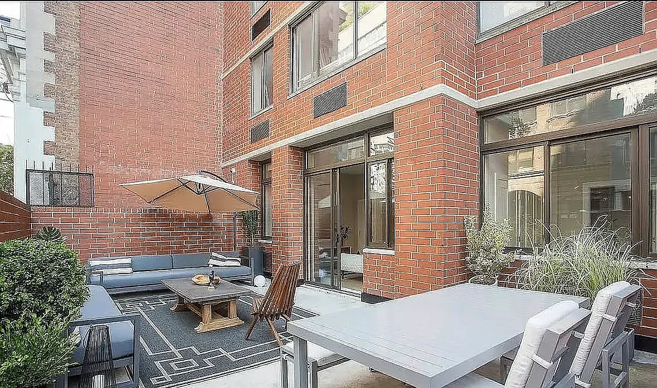 250 West 19th Street — Photo 1