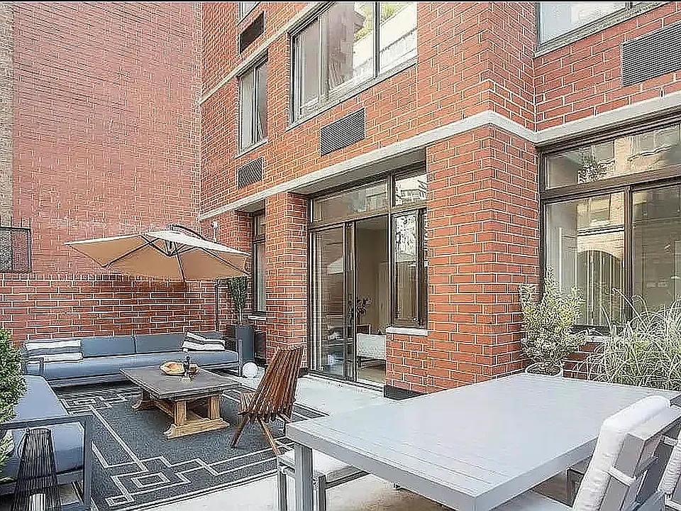 250 W 19th St #1A