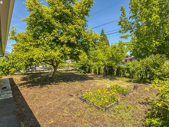 3rd image of 2523 NE 111th Ave