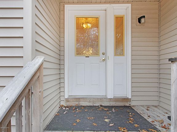 4th image of 1005 Kenowa Dr
