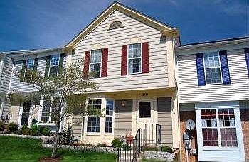 1st image of 1819 Oxford Sq