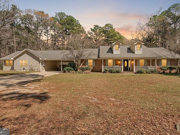 3rd image of 560 Log Landing Rd