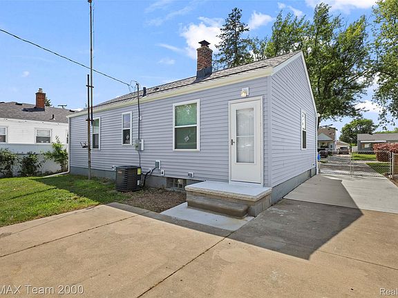 5th image of 4191 Burns Ave