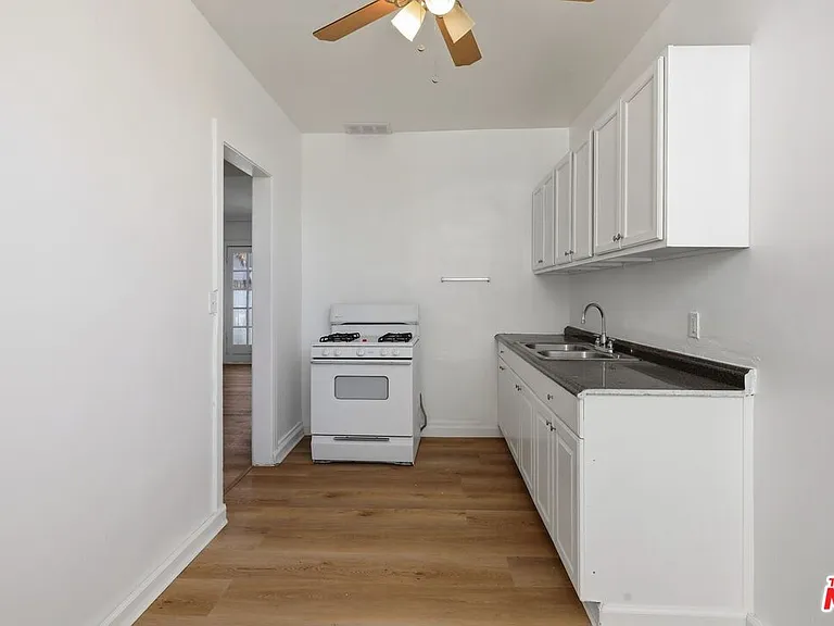 1021 N Mariposa Ave #4 — Photo 22