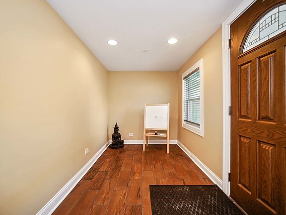 2nd image of 9621 S Mayfield Ave