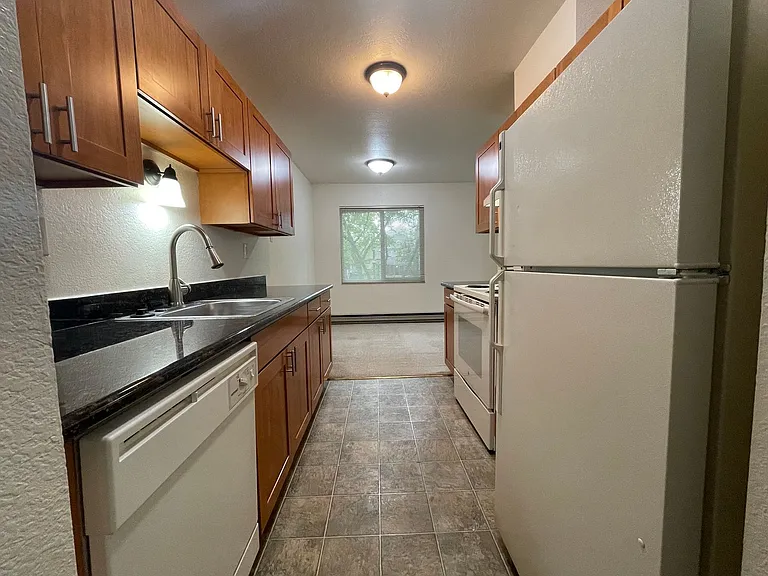 Tamarac Apartments — Photo 22