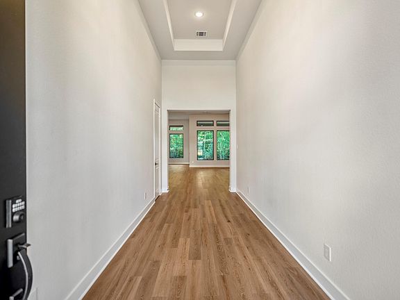 2nd image of 209 Lilac Tree Ct