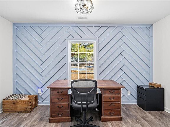 4th image of 962 Laurel Mill Rd