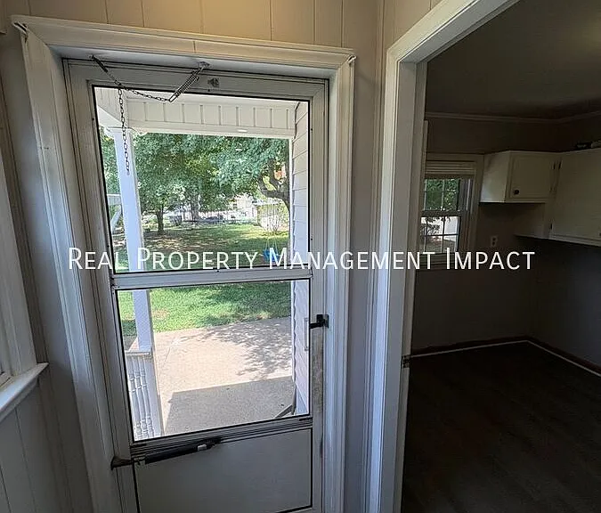 327 Williamson St — Photo 16