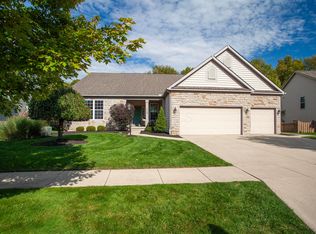 7742 Maple Run Ln, Powell, OH 43065