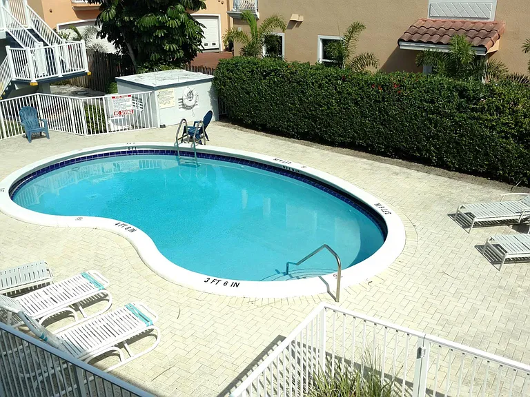 1354 Bayview Dr #G — Photo 14