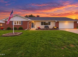 1050 Clairmont Ave, Napoleon, OH 43545