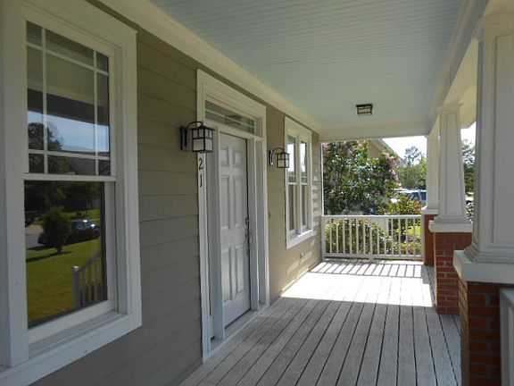 3rd image of 4121 Colony Woods Dr