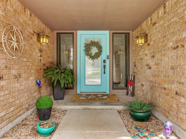826 Cherlynne Dr, Cedar Hill, TX 75104